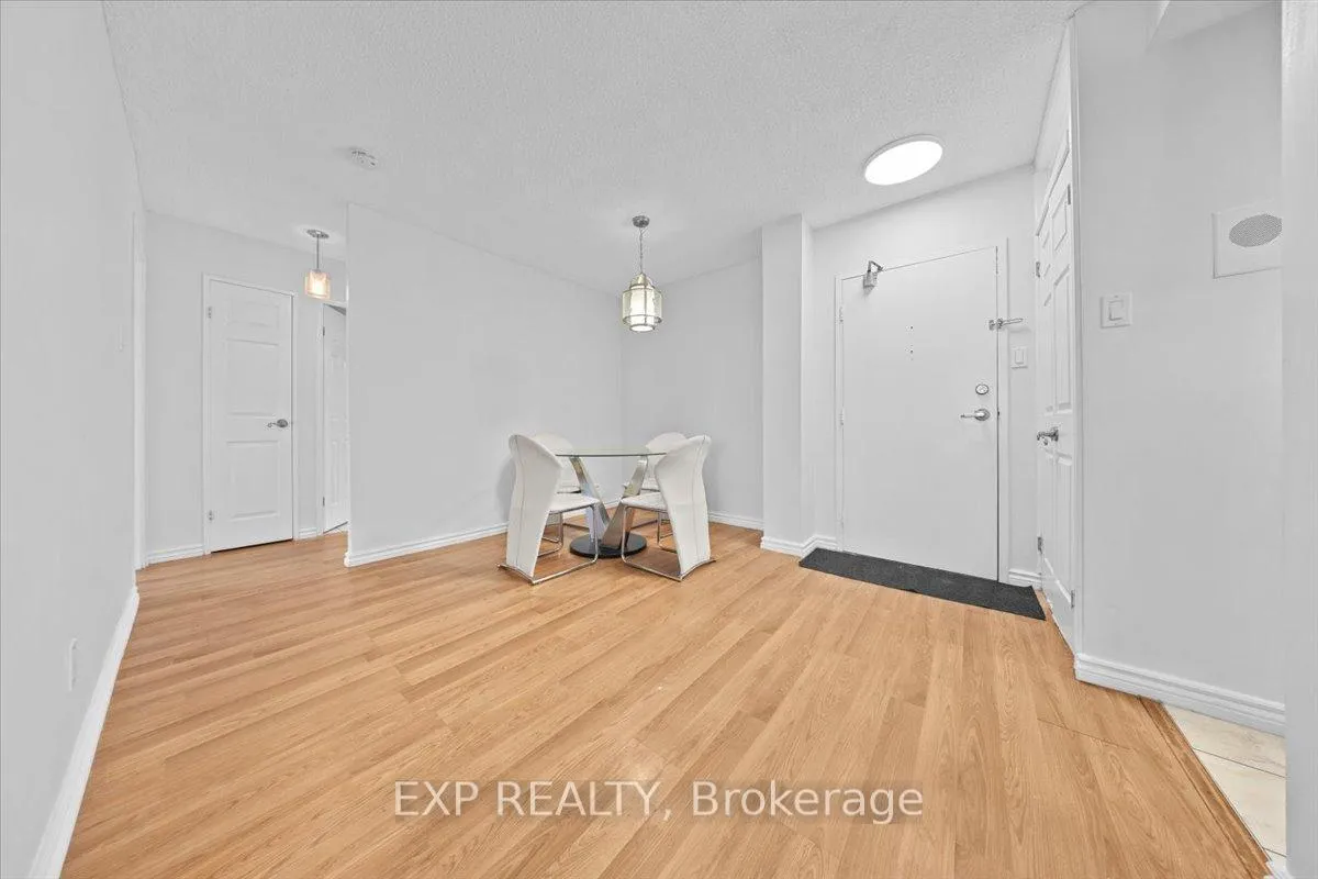 Photo 5 of Unit 1211, 555 Brittany Drive, Ottawa, Viscount Alexander Park — HOMEH