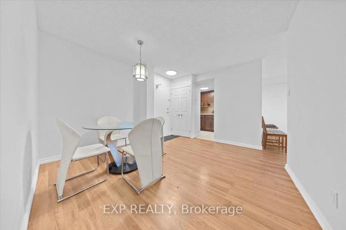 Photo 6 of Unit 1211, 555 Brittany Drive, Ottawa, Viscount Alexander Park — HOMEH