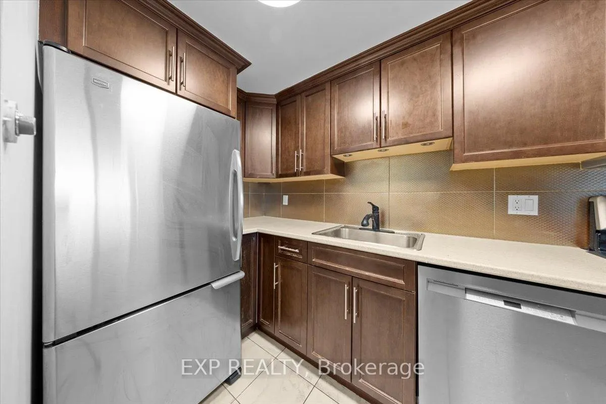 Photo 10 of Unit 1211, 555 Brittany Drive, Ottawa, Viscount Alexander Park — HOMEH