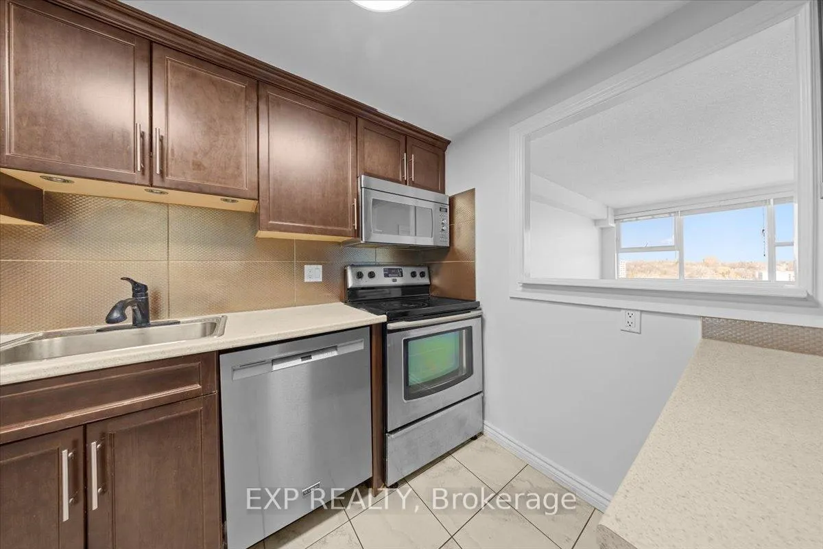 Photo 13 of Unit 1211, 555 Brittany Drive, Ottawa, Viscount Alexander Park — HOMEH