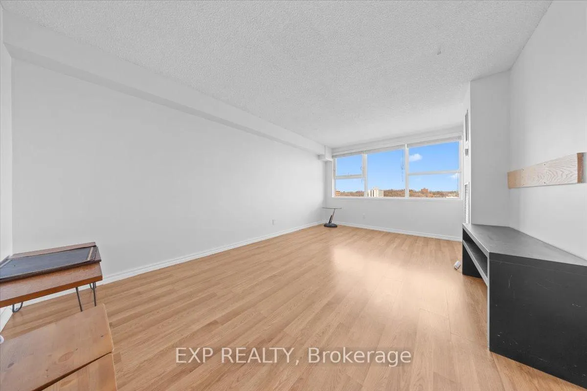 Photo 14 of Unit 1211, 555 Brittany Drive, Ottawa, Viscount Alexander Park — HOMEH