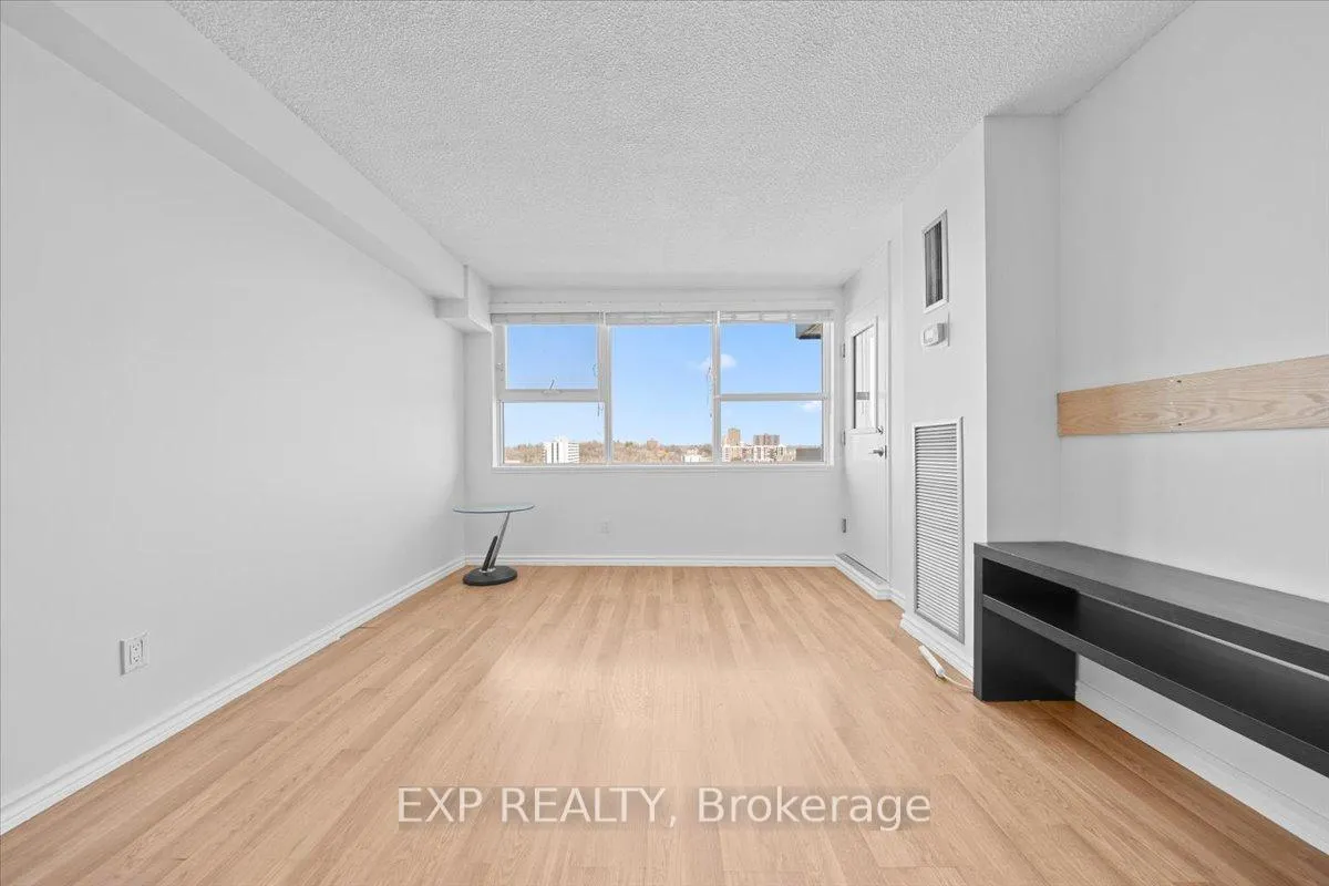 Photo 16 of Unit 1211, 555 Brittany Drive, Ottawa, Viscount Alexander Park — HOMEH