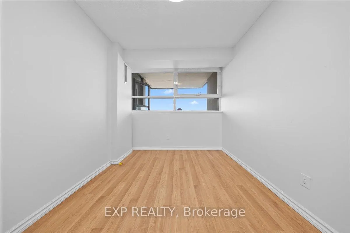 Photo 20 of Unit 1211, 555 Brittany Drive, Ottawa, Viscount Alexander Park — HOMEH