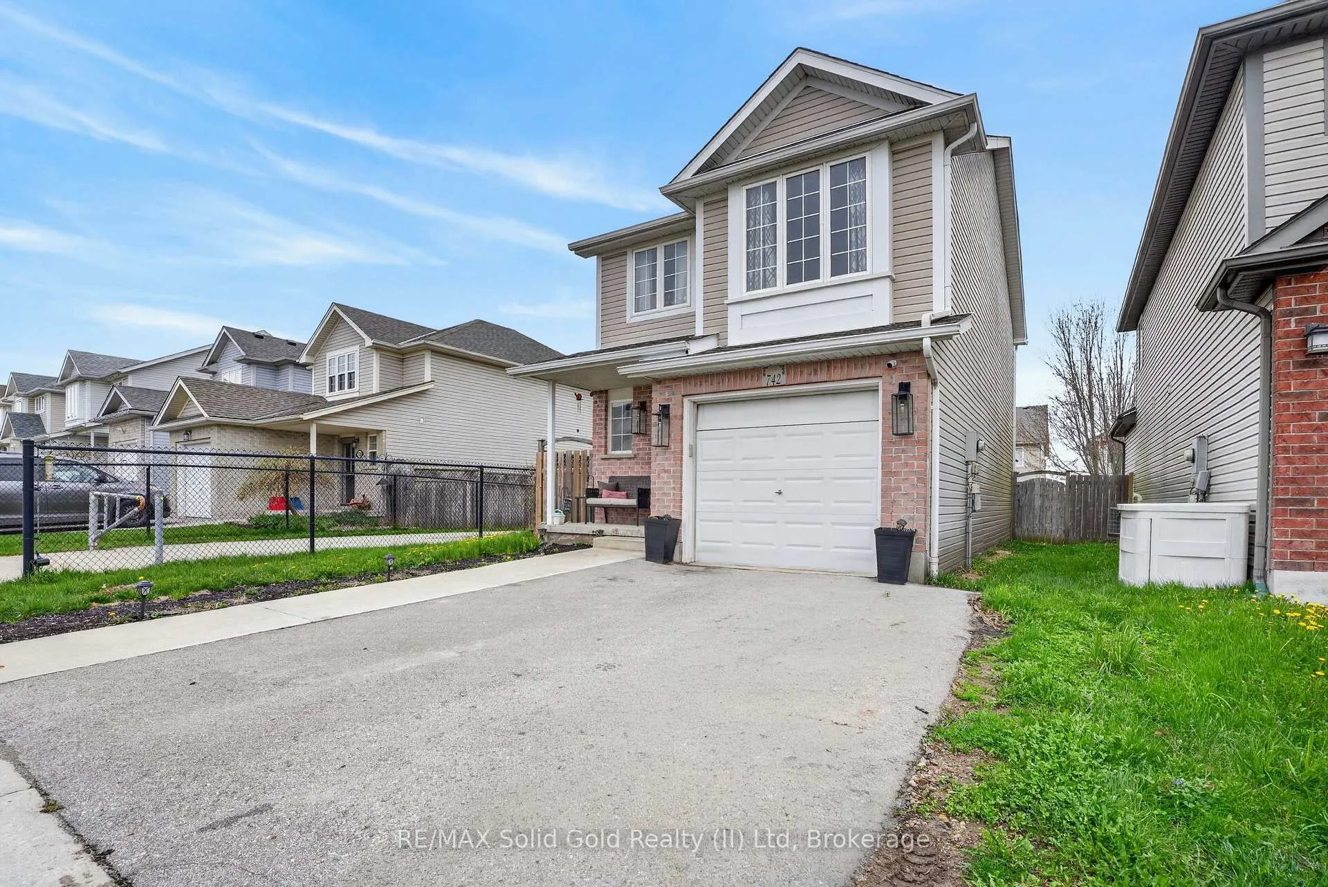 Photo 2 of 742 Angler Way, Waterloo — HOMEH