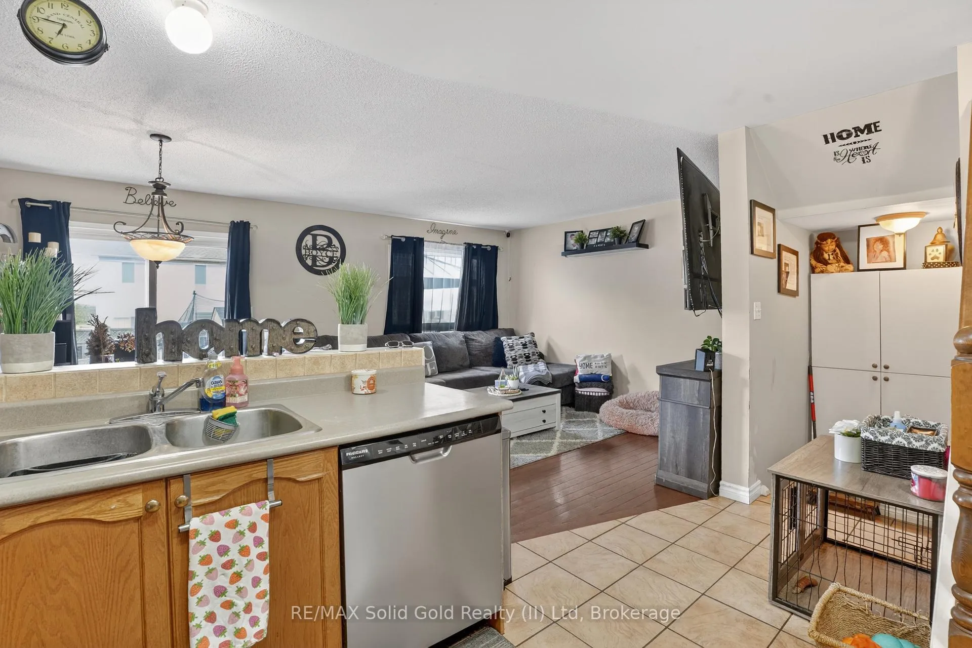 Photo 9 of 742 Angler Way, Waterloo — HOMEH