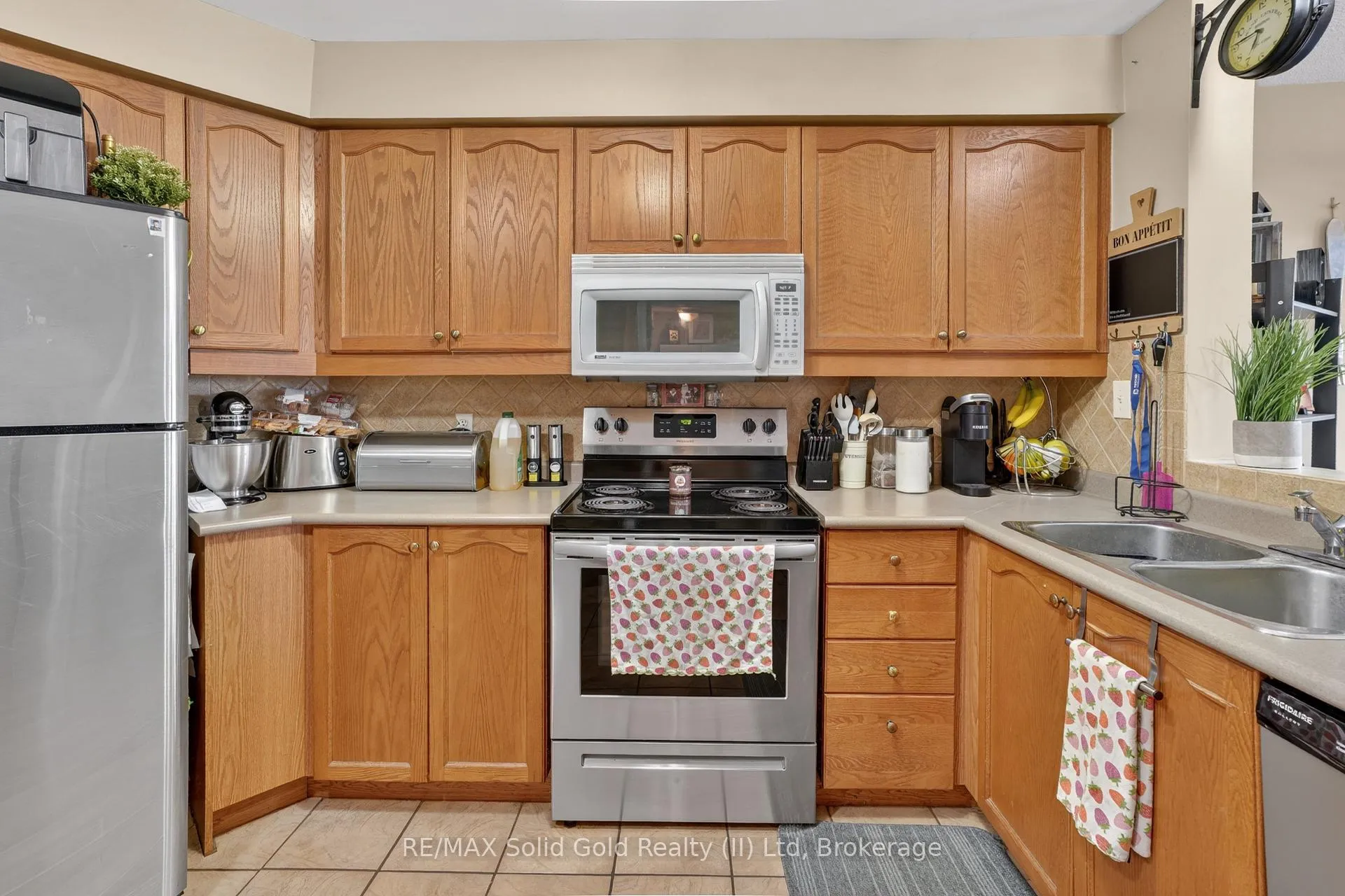 Photo 10 of 742 Angler Way, Waterloo — HOMEH
