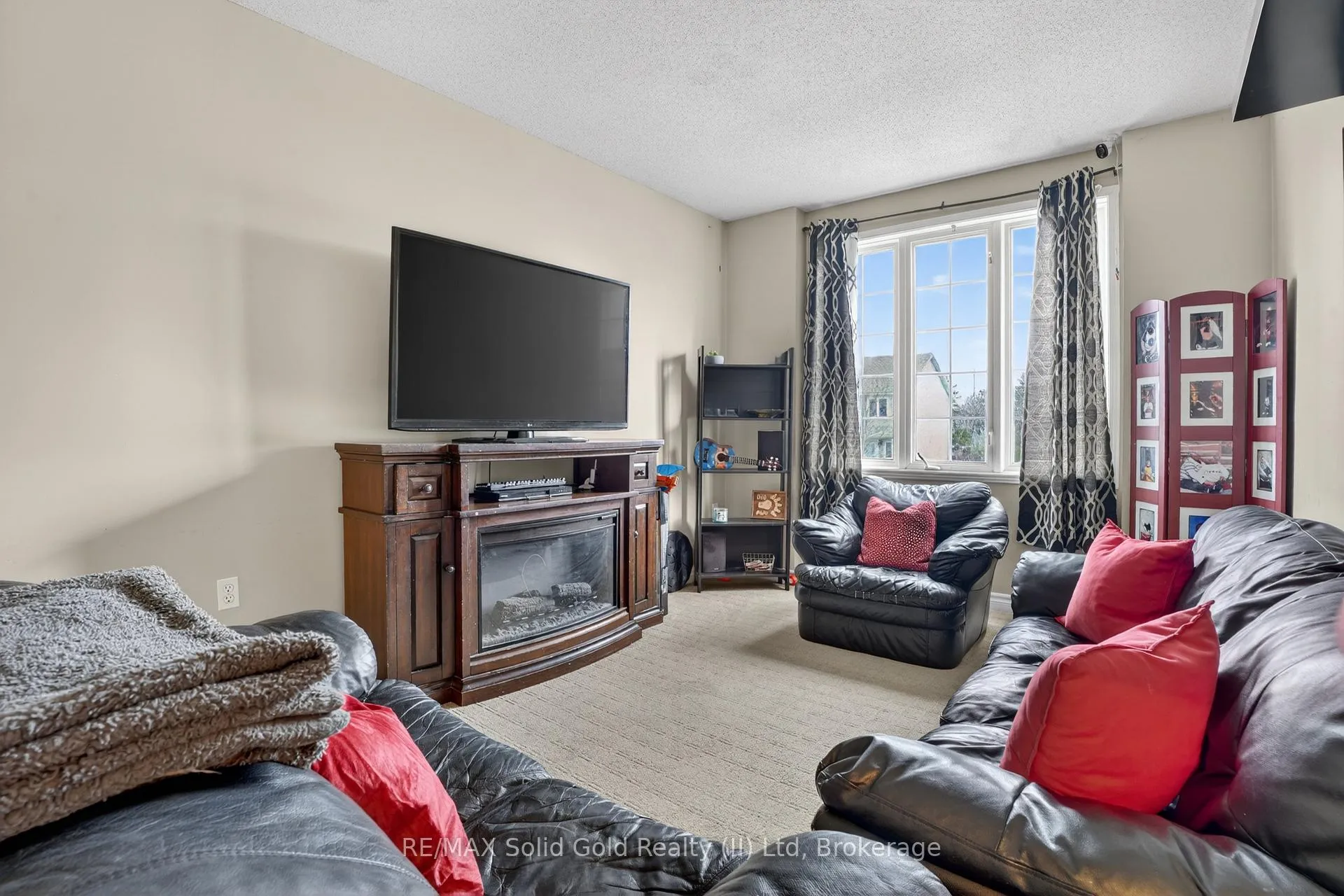Photo 17 of 742 Angler Way, Waterloo — HOMEH