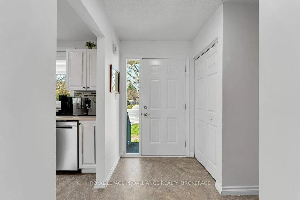 Photo 5 of 113 Jean Worrell Crescent, Kingston, Rideau — HOMEH