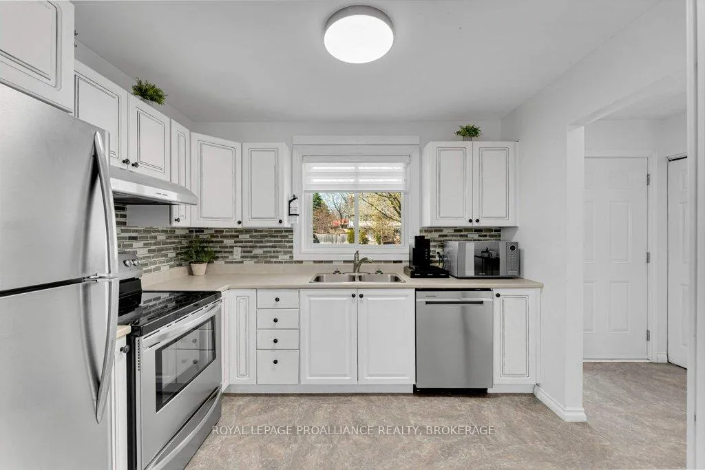 Photo 8 of 113 Jean Worrell Crescent, Kingston, Rideau — HOMEH
