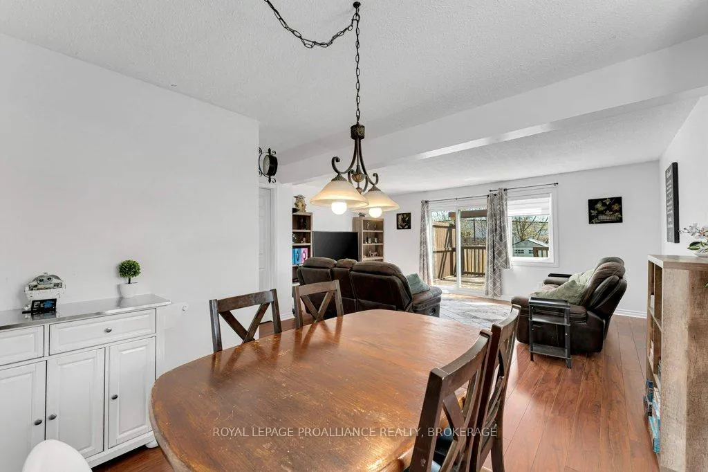 Photo 10 of 113 Jean Worrell Crescent, Kingston, Rideau — HOMEH