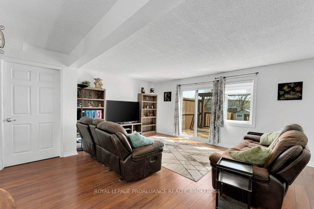 Photo 12 of 113 Jean Worrell Crescent, Kingston, Rideau — HOMEH