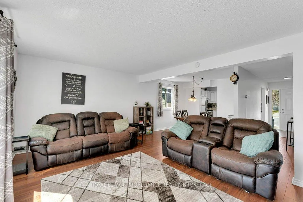 Photo 14 of 113 Jean Worrell Crescent, Kingston, Rideau — HOMEH