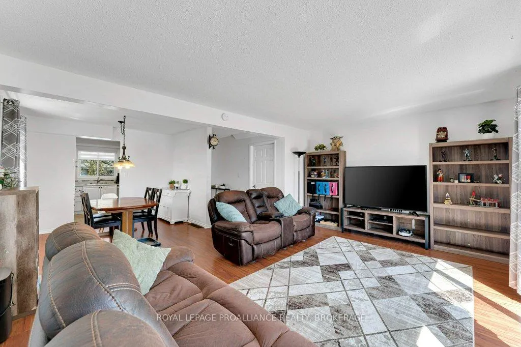 Photo 15 of 113 Jean Worrell Crescent, Kingston, Rideau — HOMEH