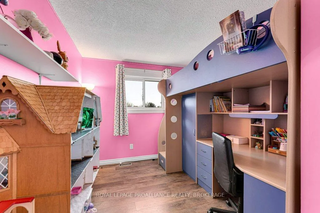 Photo 24 of 113 Jean Worrell Crescent, Kingston, Rideau — HOMEH