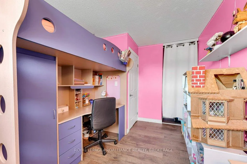Photo 25 of 113 Jean Worrell Crescent, Kingston, Rideau — HOMEH