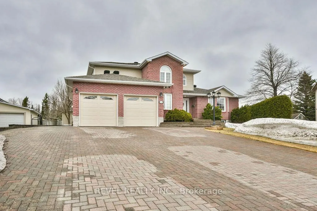 Photo 2 of 800 Lavigne Boulevard, Timmins, TNE - North — HOMEH
