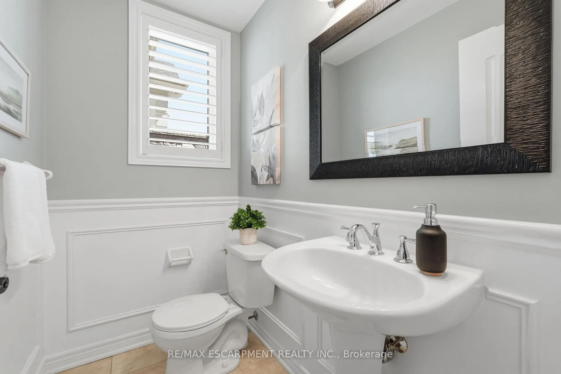 Photo 9 of 4633 Kearse Street, Burlington, Alton — HOMEH