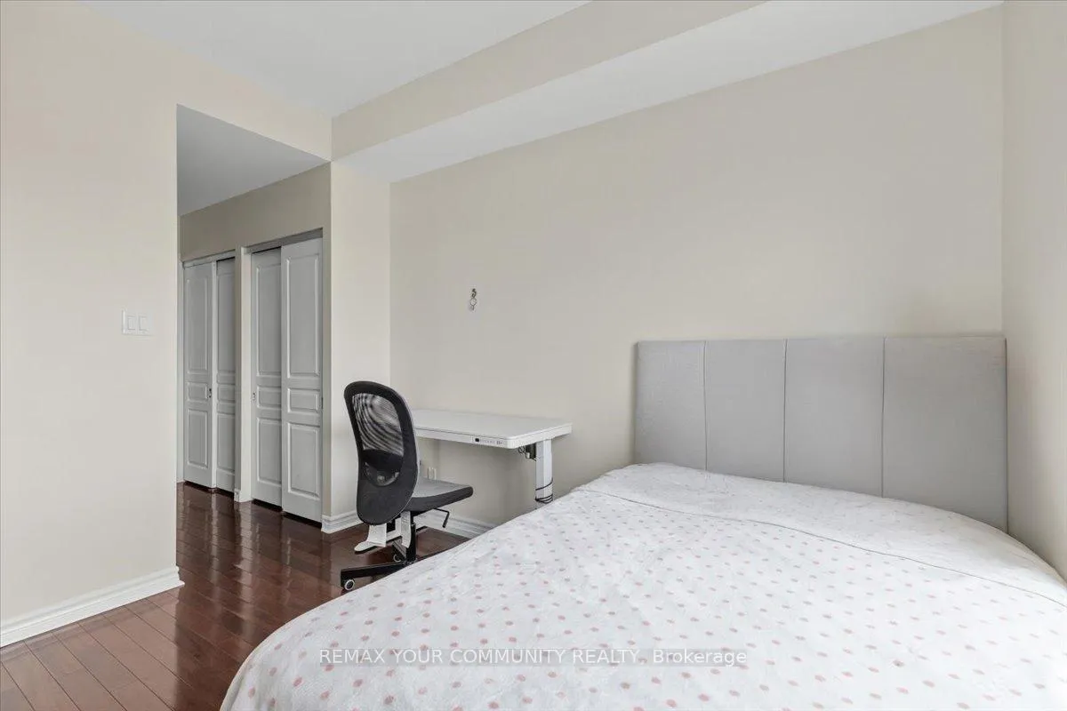 Photo 13 of Unit 802, 100 Roger Guindon Avenue, Ottawa, Riverview Park — HOMEH