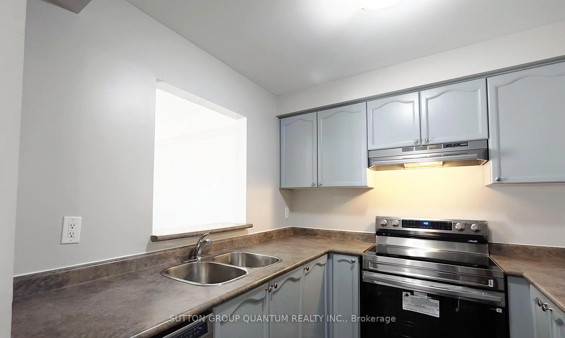 Photo 6 of 4422 Fairview Street, Burlington, Shoreacres — HOMEH