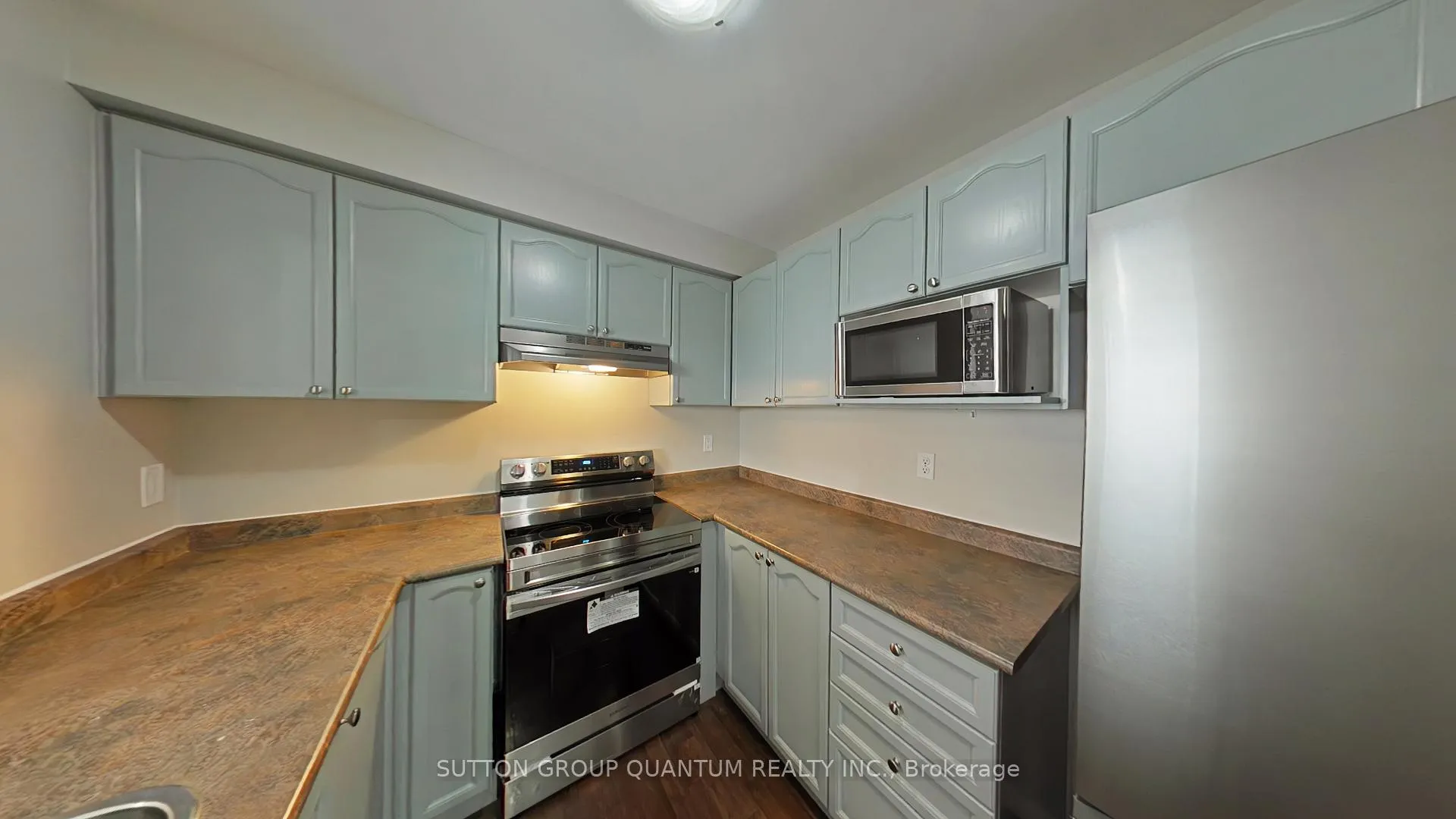 Photo 8 of 4422 Fairview Street, Burlington, Shoreacres — HOMEH