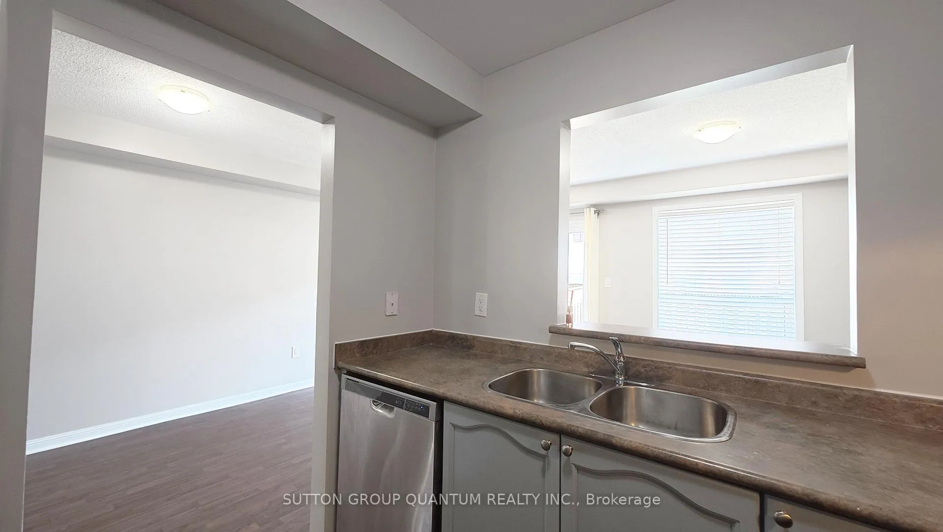Photo 9 of 4422 Fairview Street, Burlington, Shoreacres — HOMEH
