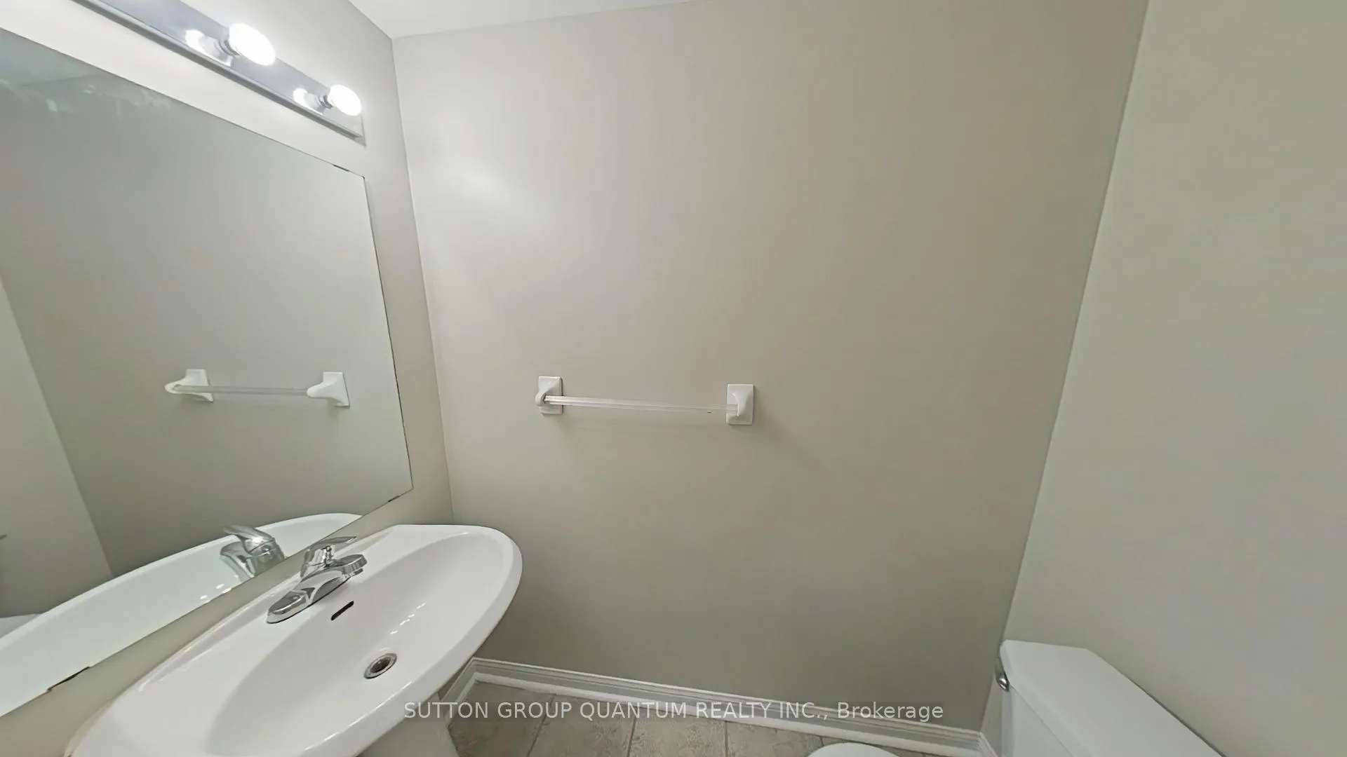 Photo 12 of 4422 Fairview Street, Burlington, Shoreacres — HOMEH