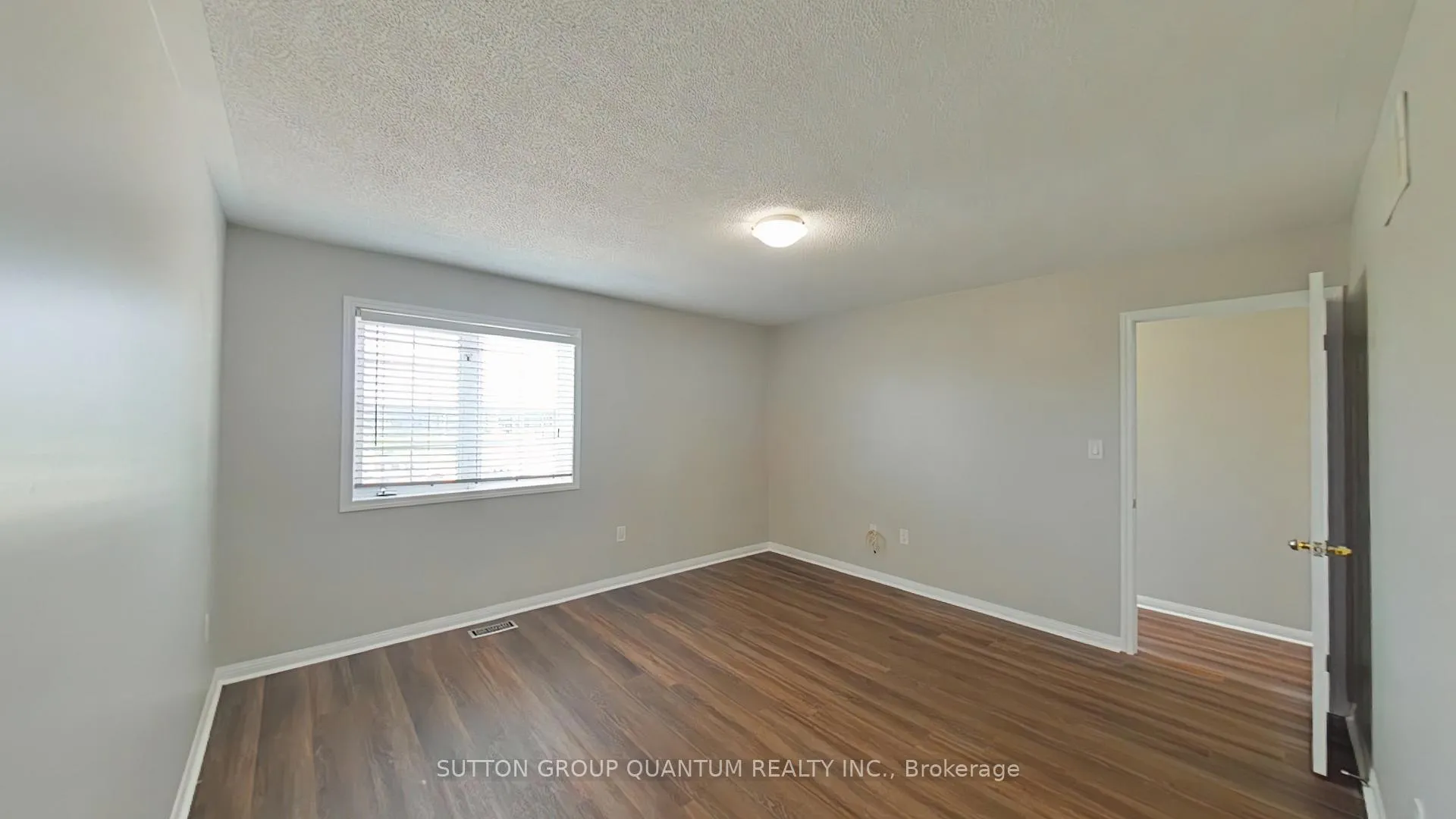 Photo 16 of 4422 Fairview Street, Burlington, Shoreacres — HOMEH
