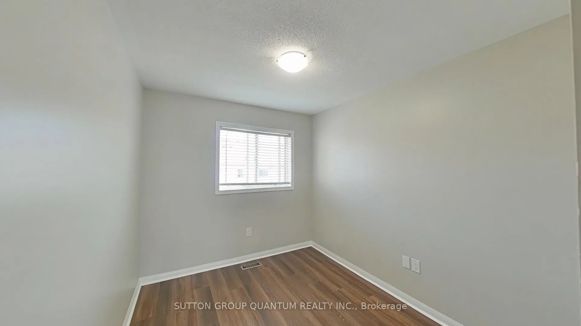 Photo 18 of 4422 Fairview Street, Burlington, Shoreacres — HOMEH