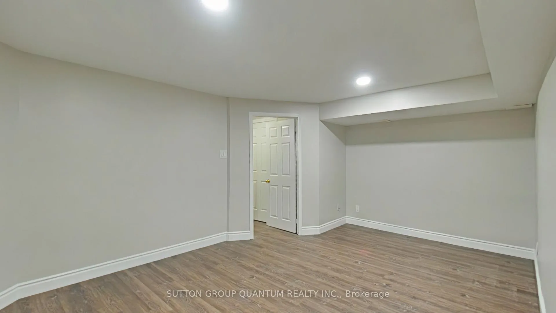 Photo 24 of 4422 Fairview Street, Burlington, Shoreacres — HOMEH
