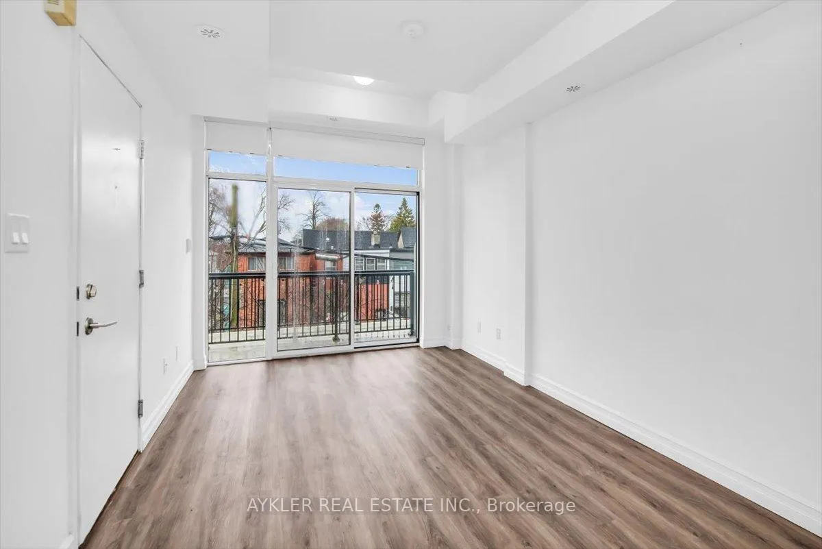Photo 4 of Unit 12, 1321 Gerrard Street E, Toronto, Greenwood-Coxwell — HOMEH