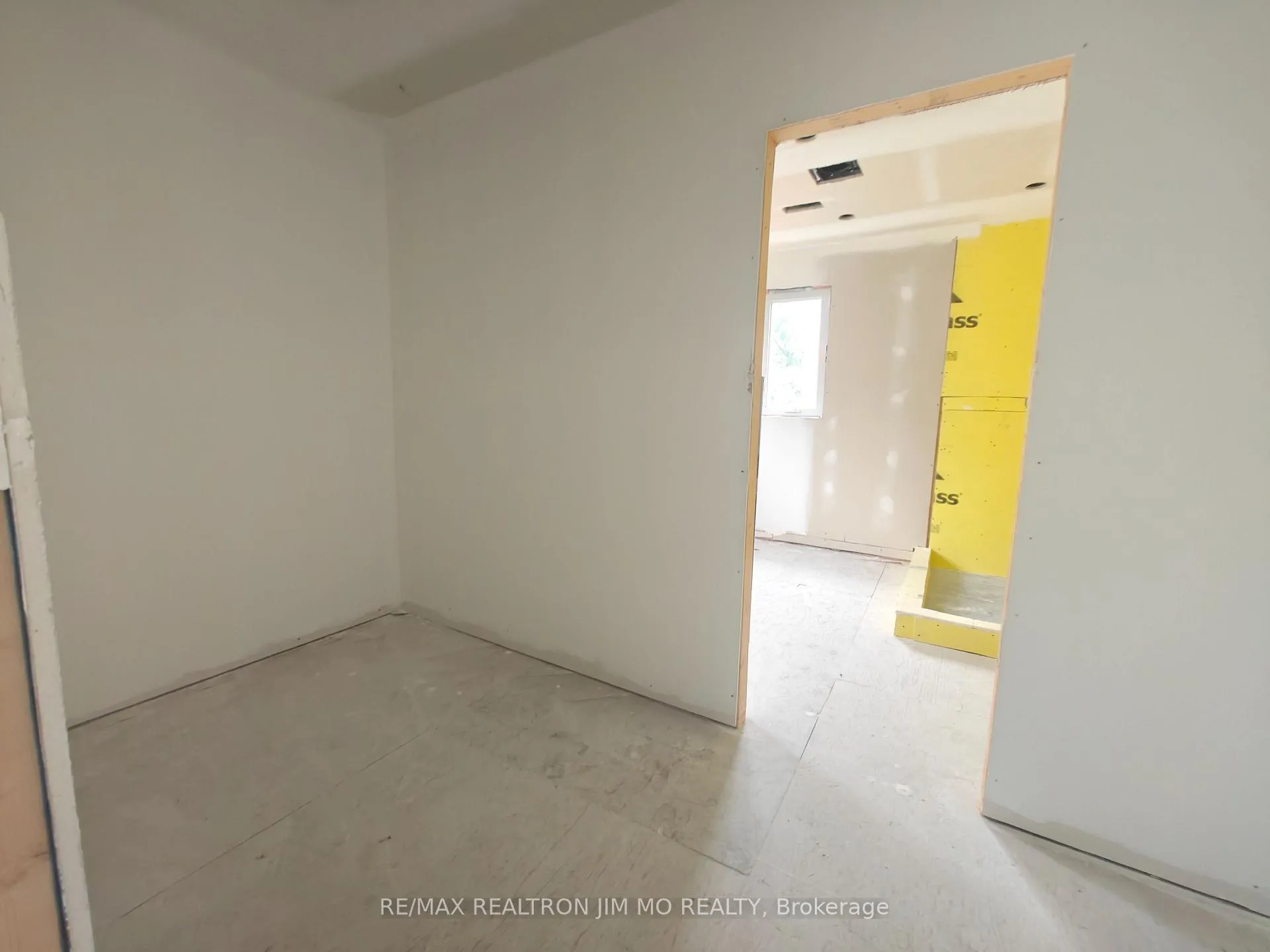 Photo 7 of 6 Cotton Avenue, Scarborough, Clairlea-Birchmount — HOMEH