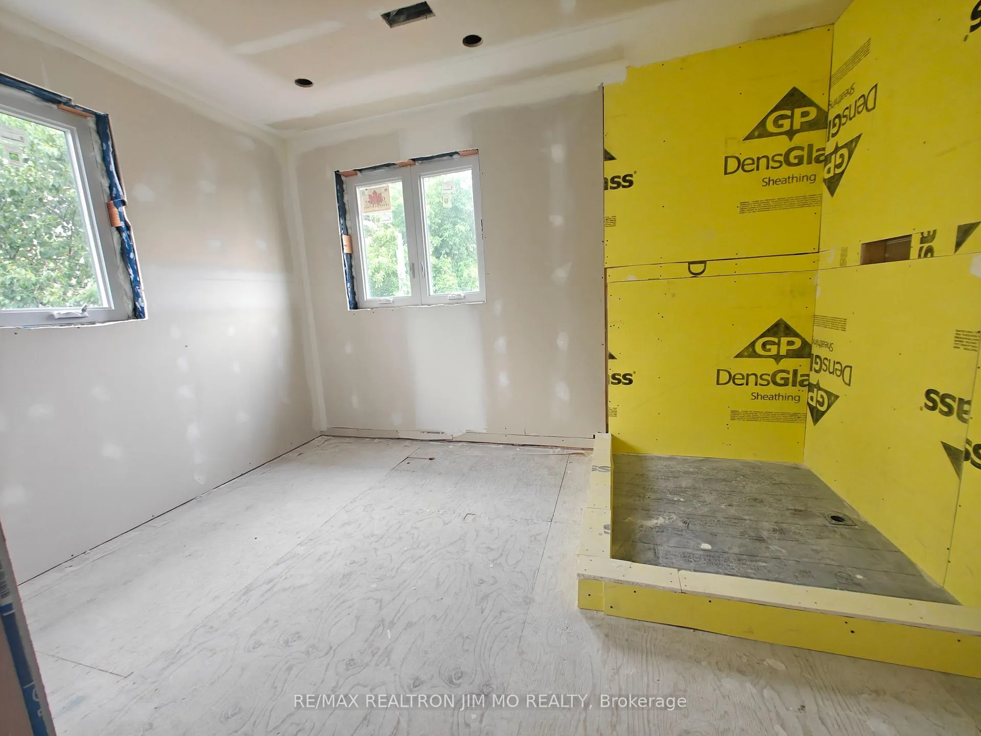 Photo 8 of 6 Cotton Avenue, Scarborough, Clairlea-Birchmount — HOMEH
