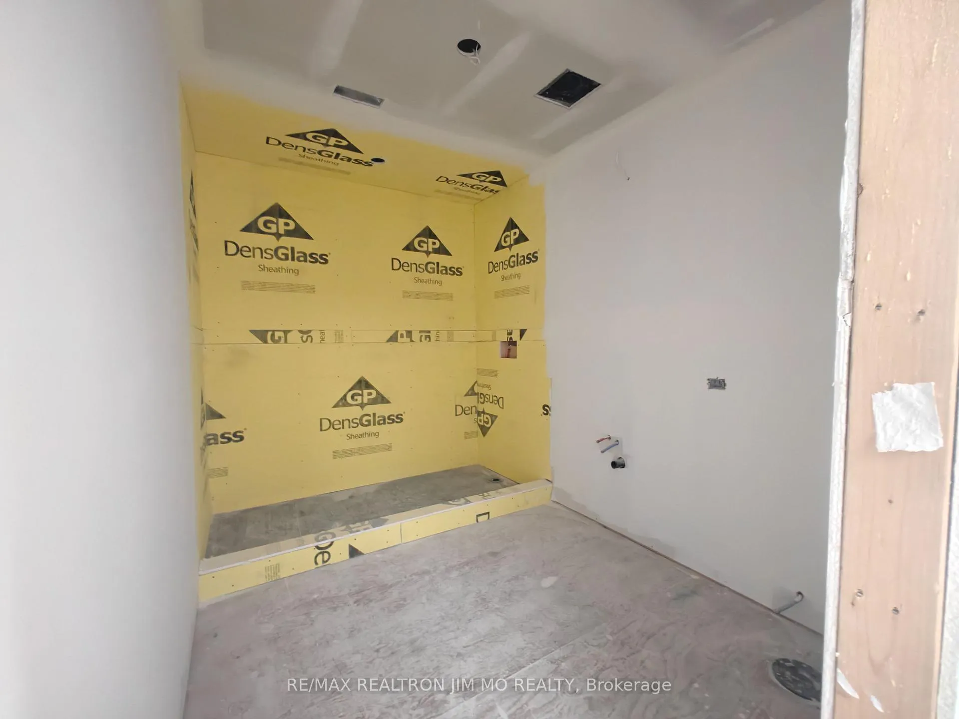 Photo 13 of 6 Cotton Avenue, Scarborough, Clairlea-Birchmount — HOMEH