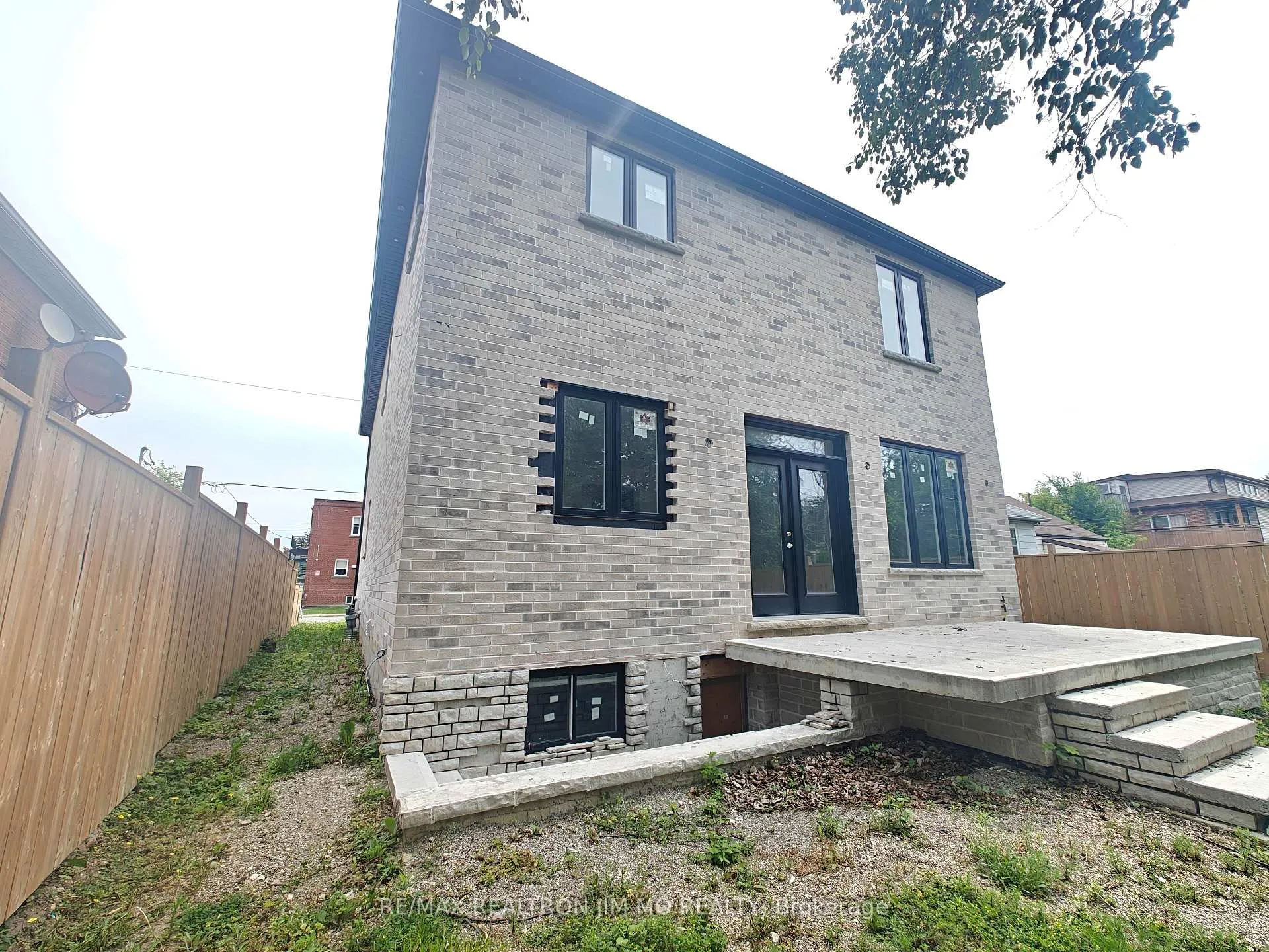 Photo 14 of 6 Cotton Avenue, Scarborough, Clairlea-Birchmount — HOMEH