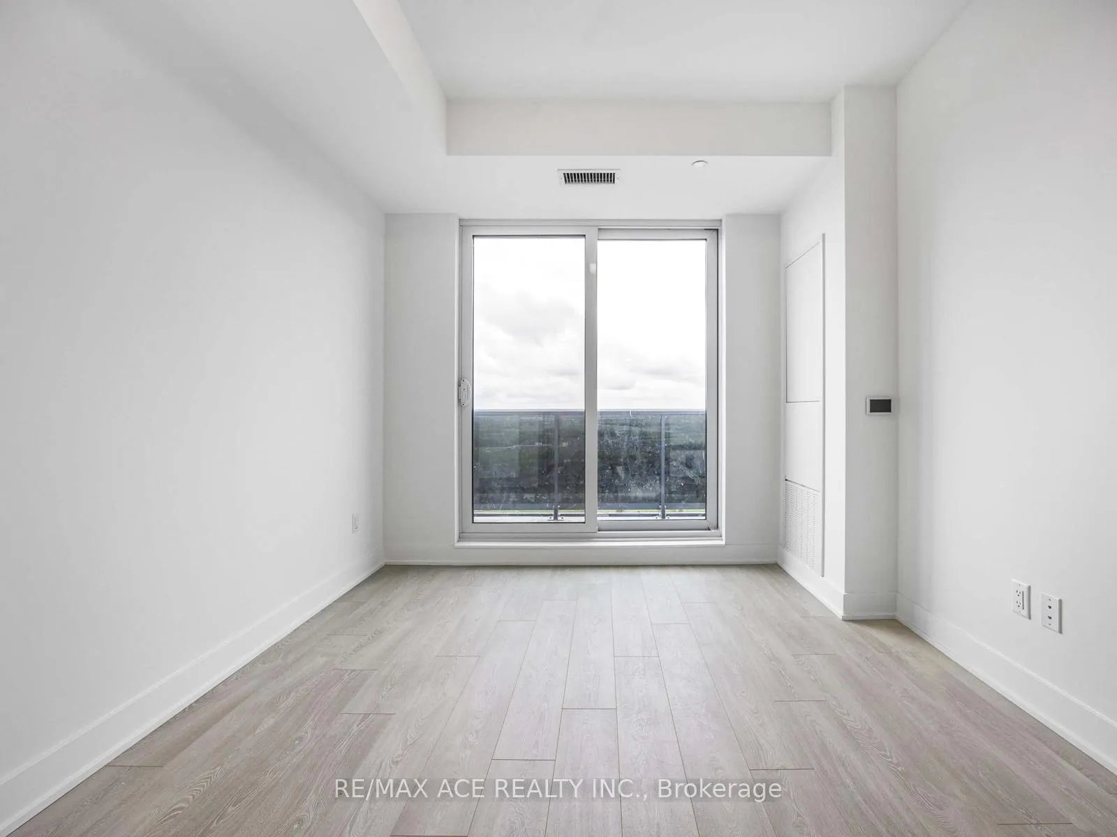 Photo 9 of Unit PH11, 2545 Simcoe Street N, Oshawa, Windfields — HOMEH