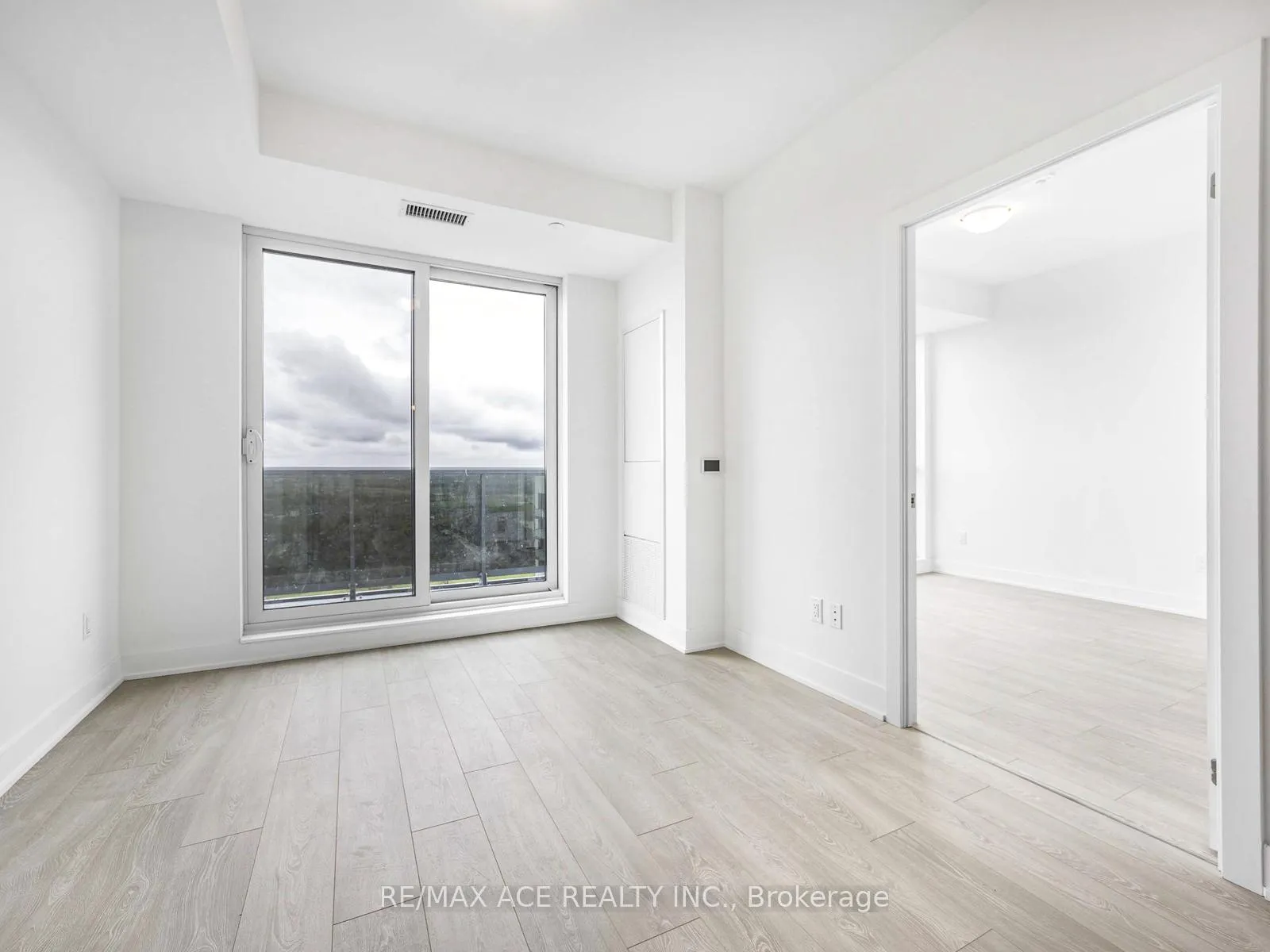 Photo 10 of Unit PH11, 2545 Simcoe Street N, Oshawa, Windfields — HOMEH