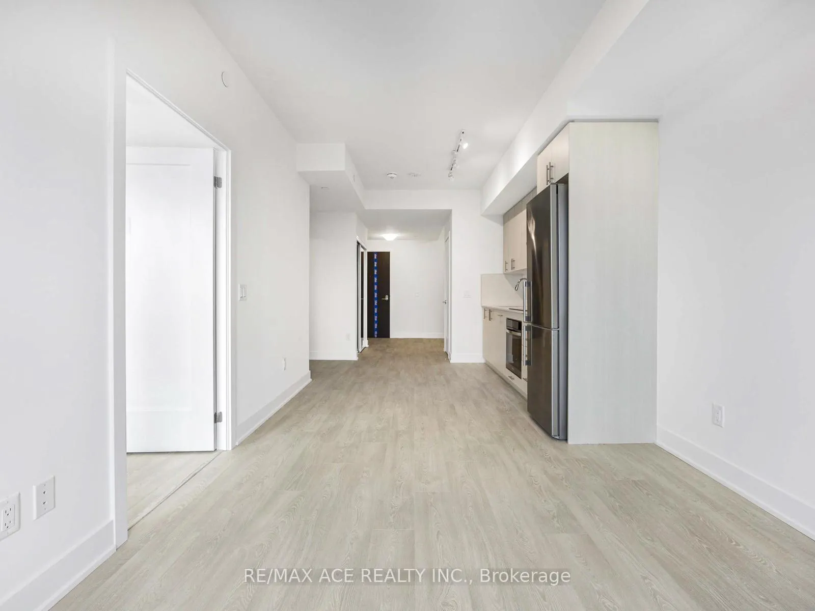 Photo 11 of Unit PH11, 2545 Simcoe Street N, Oshawa, Windfields — HOMEH