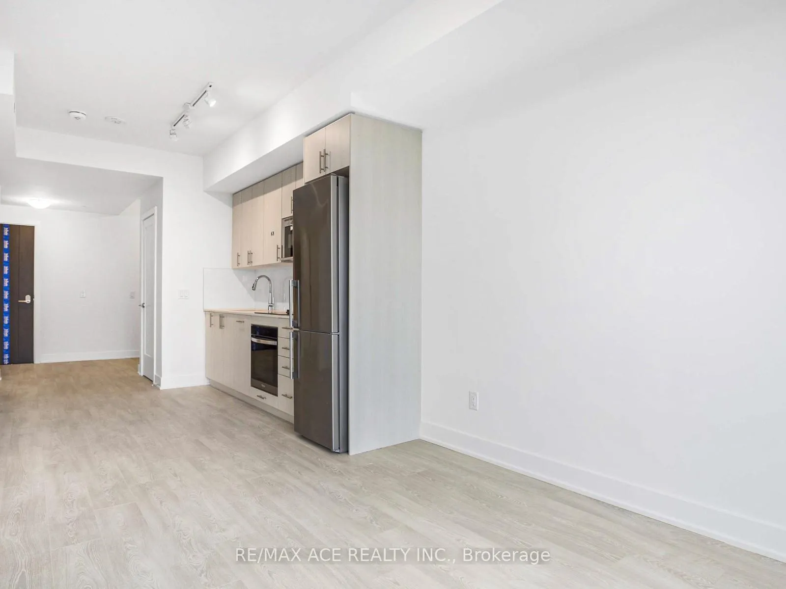 Photo 12 of Unit PH11, 2545 Simcoe Street N, Oshawa, Windfields — HOMEH