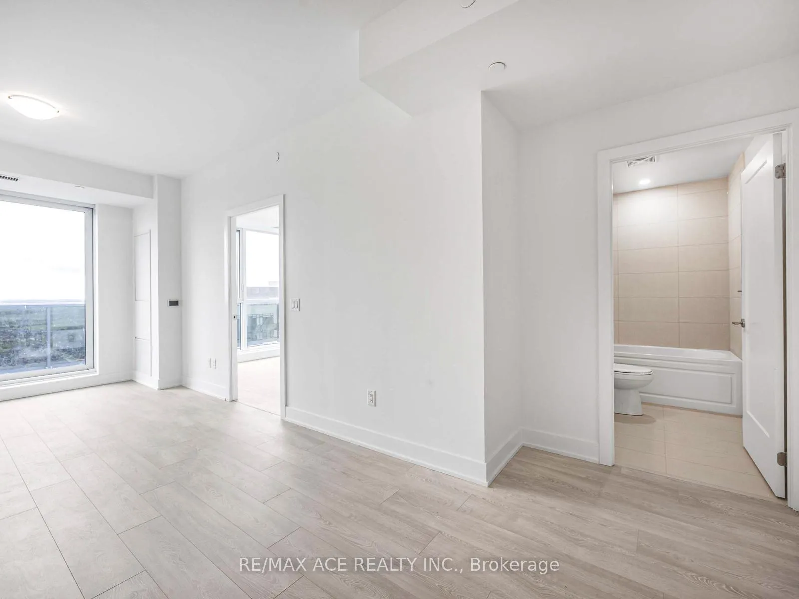 Photo 13 of Unit PH11, 2545 Simcoe Street N, Oshawa, Windfields — HOMEH