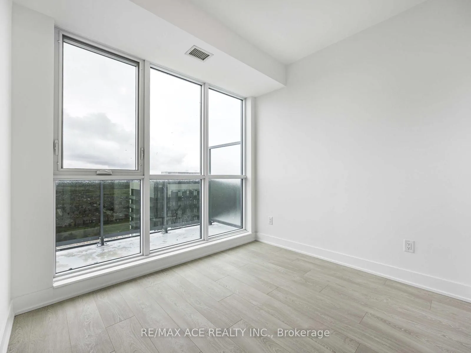 Photo 18 of Unit PH11, 2545 Simcoe Street N, Oshawa, Windfields — HOMEH