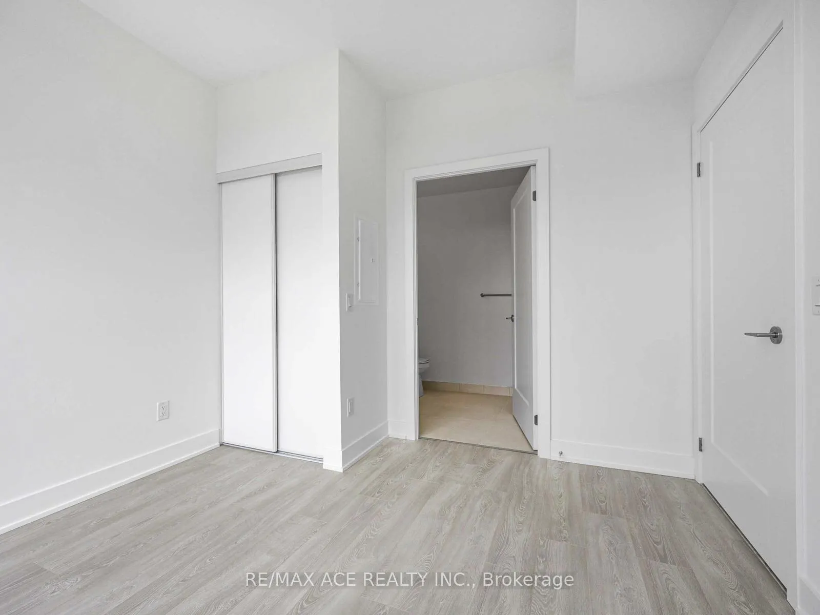 Photo 20 of Unit PH11, 2545 Simcoe Street N, Oshawa, Windfields — HOMEH
