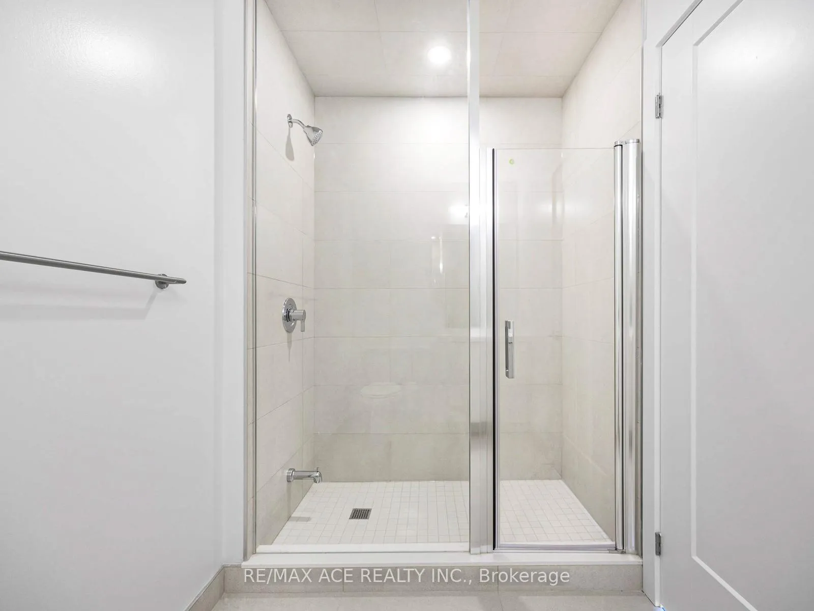 Photo 24 of Unit PH11, 2545 Simcoe Street N, Oshawa, Windfields — HOMEH