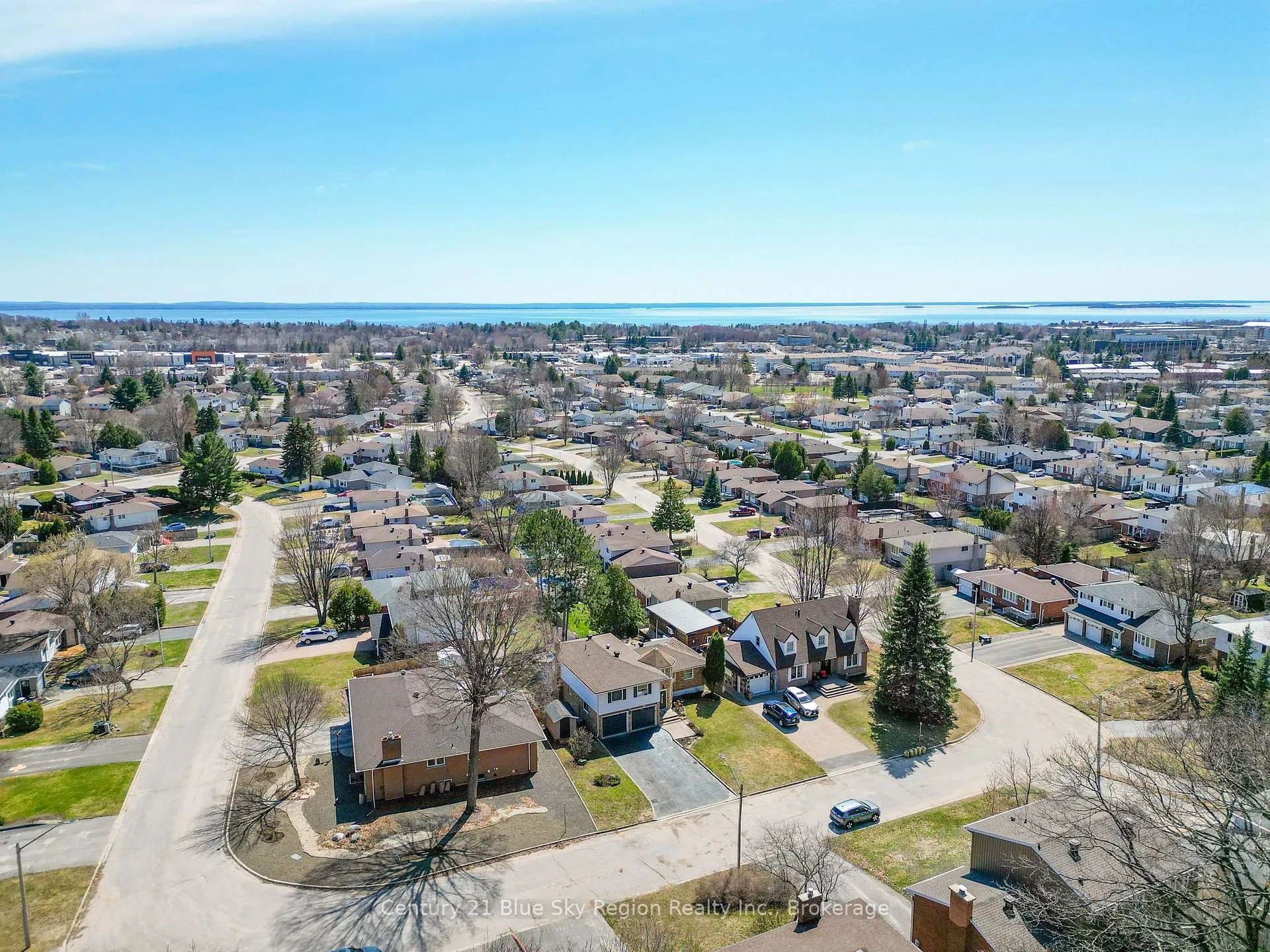 Photo 48 of 56 Kathryn Crescent, North Bay, College Heights — HOMEH
