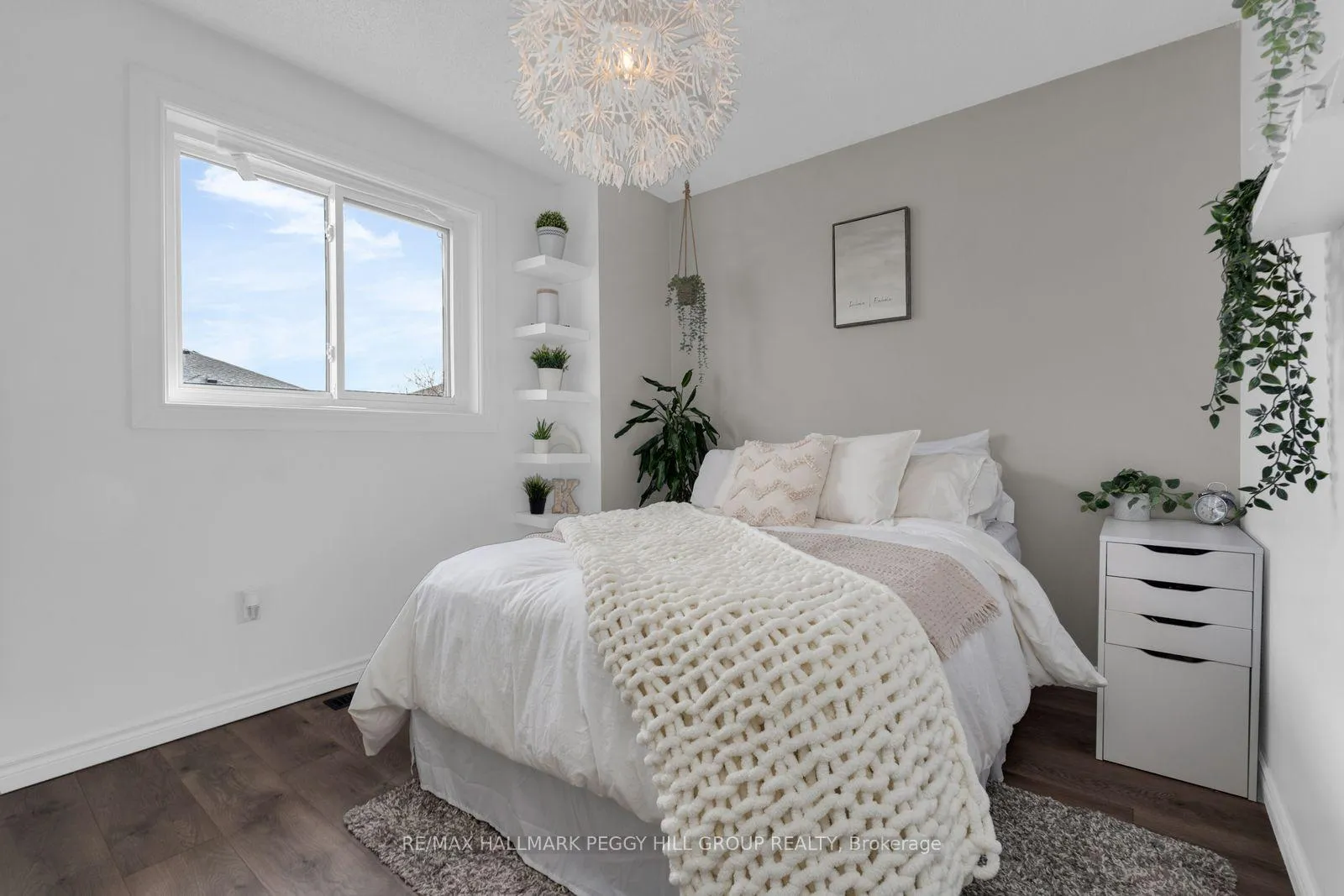 Photo 7 of 25 Knupp Road, Barrie, Edgehill Drive — HOMEH