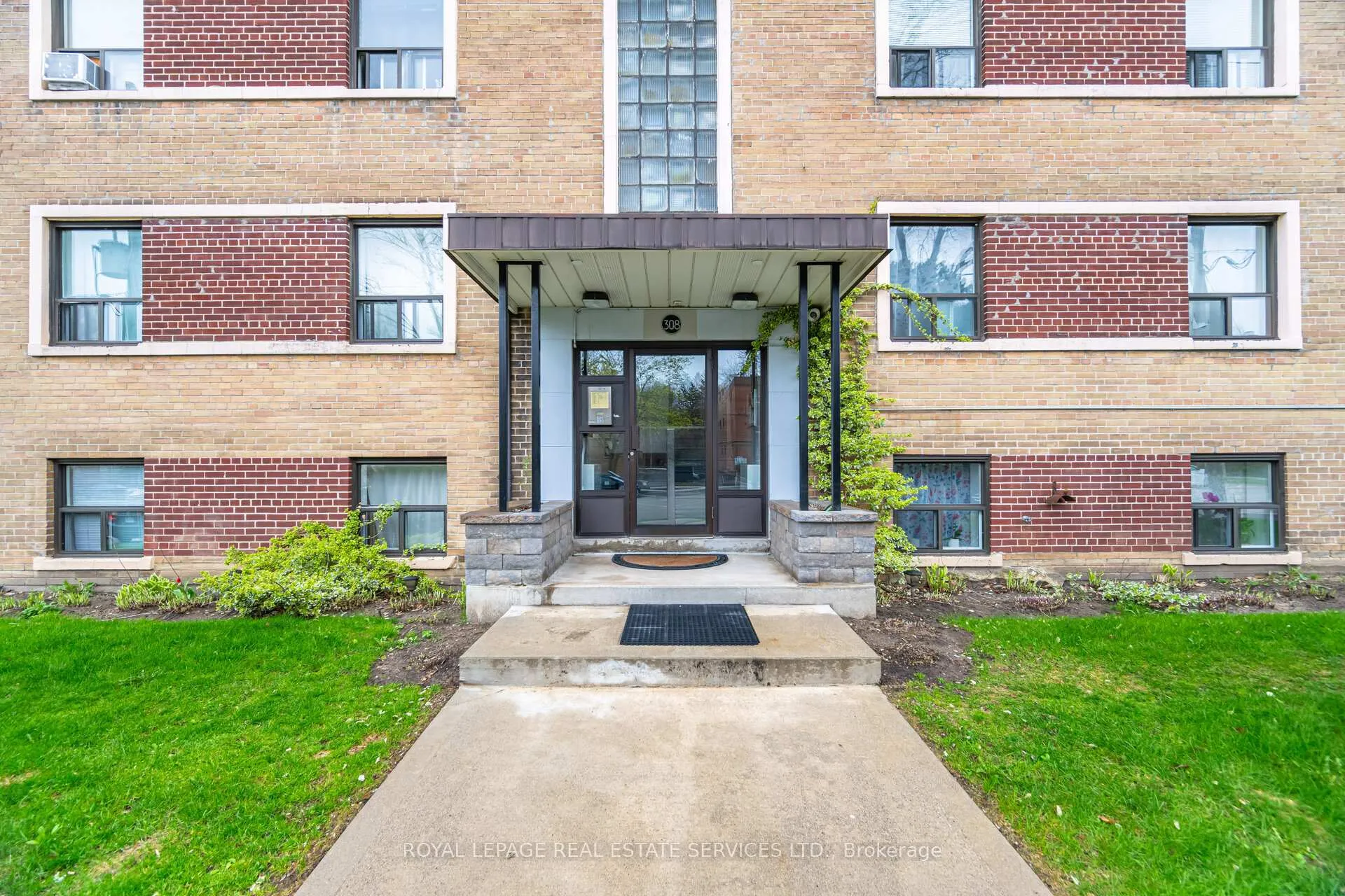 Photo 2 of Unit 209, 308 The Kingsway, Etobicoke, Edenbridge-Humber Valley — HOMEH