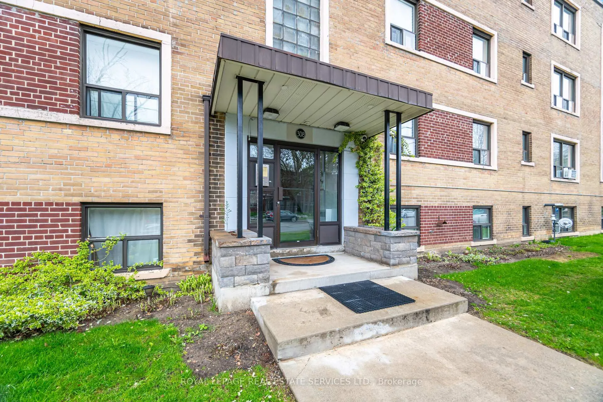 Photo 3 of Unit 209, 308 The Kingsway, Etobicoke, Edenbridge-Humber Valley — HOMEH