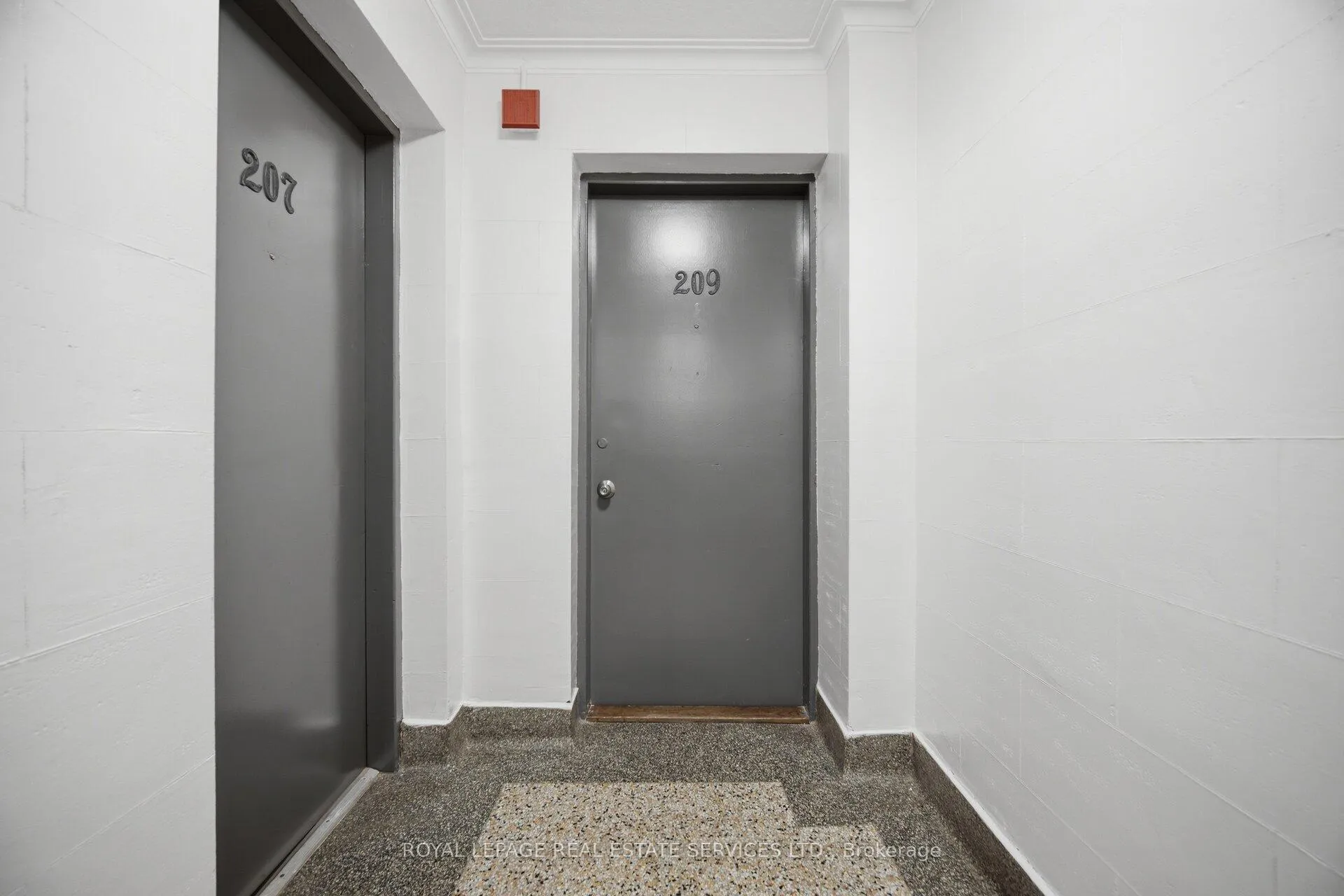 Photo 4 of Unit 209, 308 The Kingsway, Etobicoke, Edenbridge-Humber Valley — HOMEH