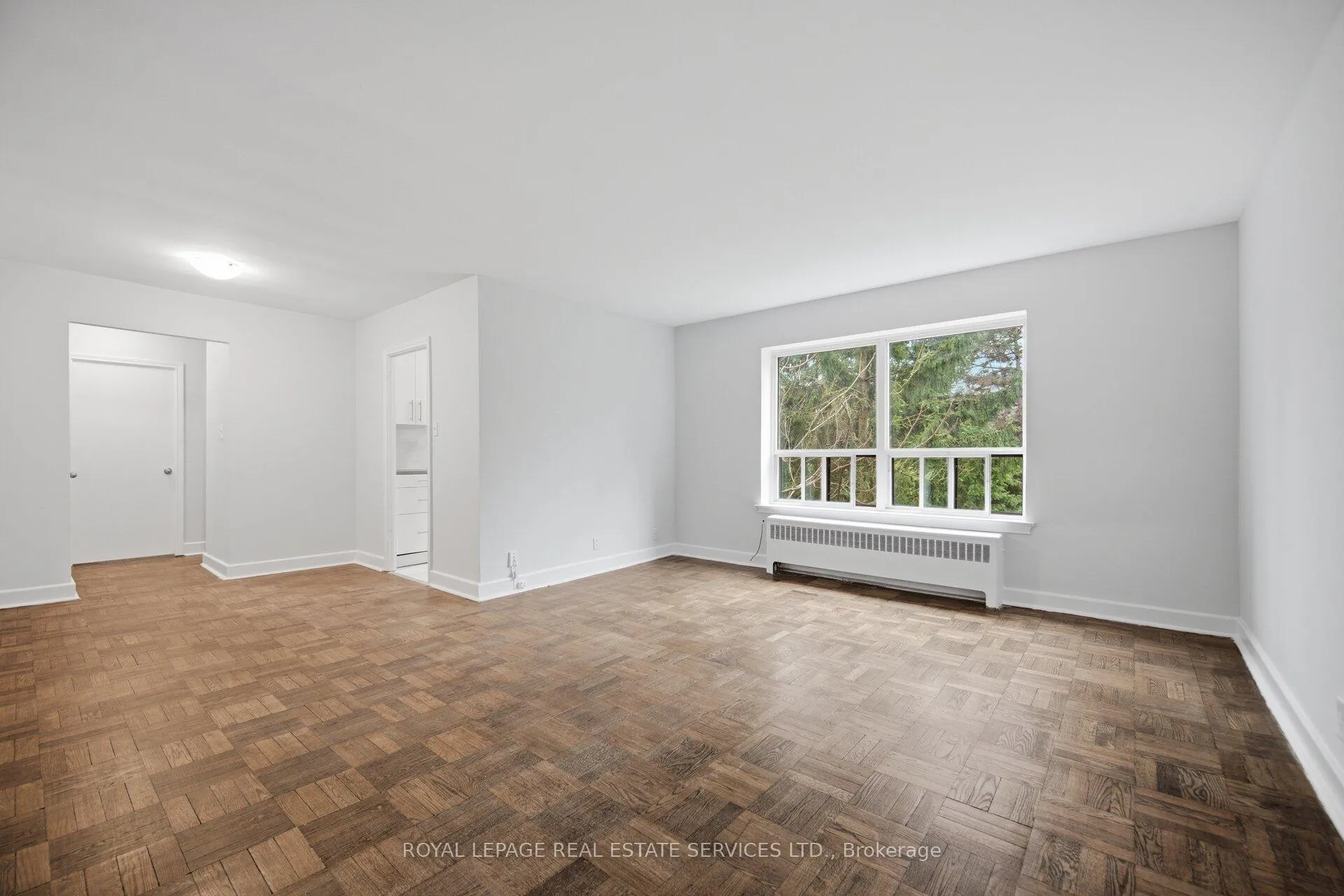 Photo 6 of Unit 209, 308 The Kingsway, Etobicoke, Edenbridge-Humber Valley — HOMEH