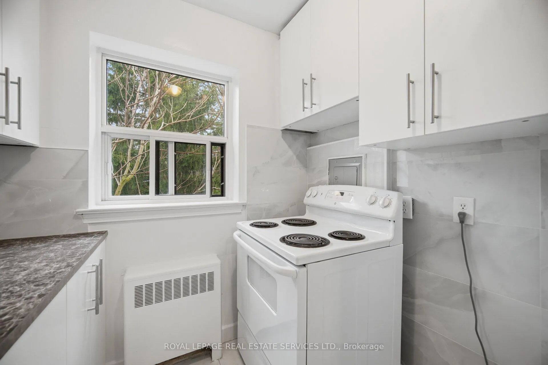 Photo 17 of Unit 209, 308 The Kingsway, Etobicoke, Edenbridge-Humber Valley — HOMEH