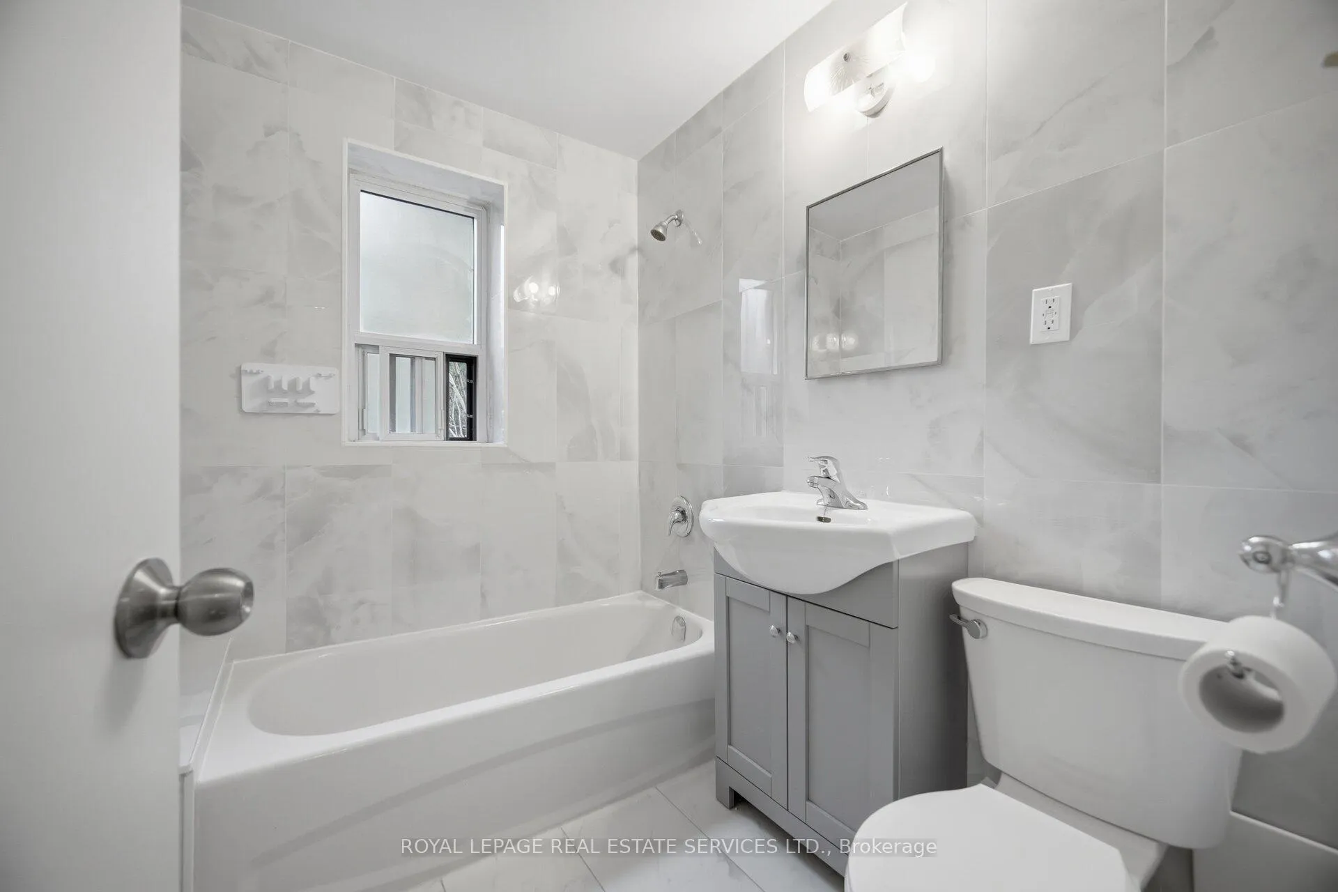 Photo 24 of Unit 209, 308 The Kingsway, Etobicoke, Edenbridge-Humber Valley — HOMEH